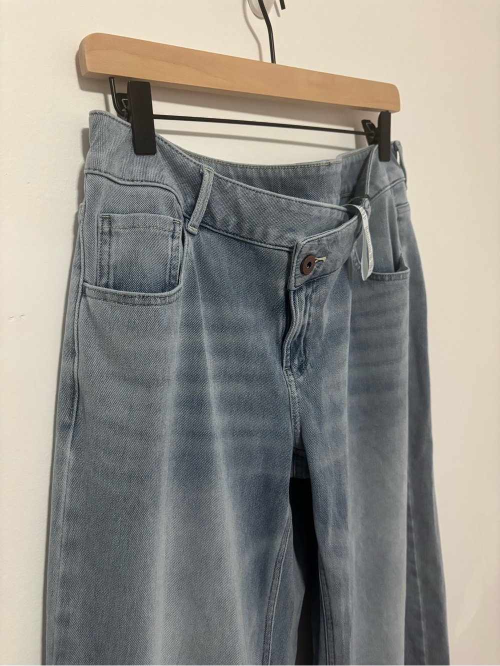 Light Blue Wide-Leg Women’s Jeans - Picture 7 of 9